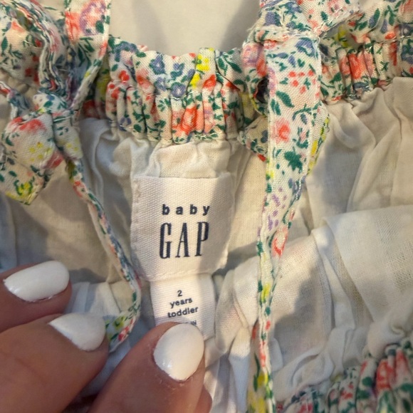 GAP Floral Toddler Dress with Ruffle Details - Picture 3 of 3